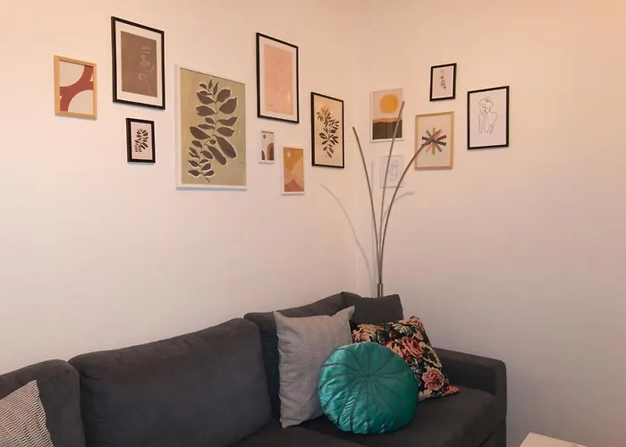 Vier Findlinge * ثال